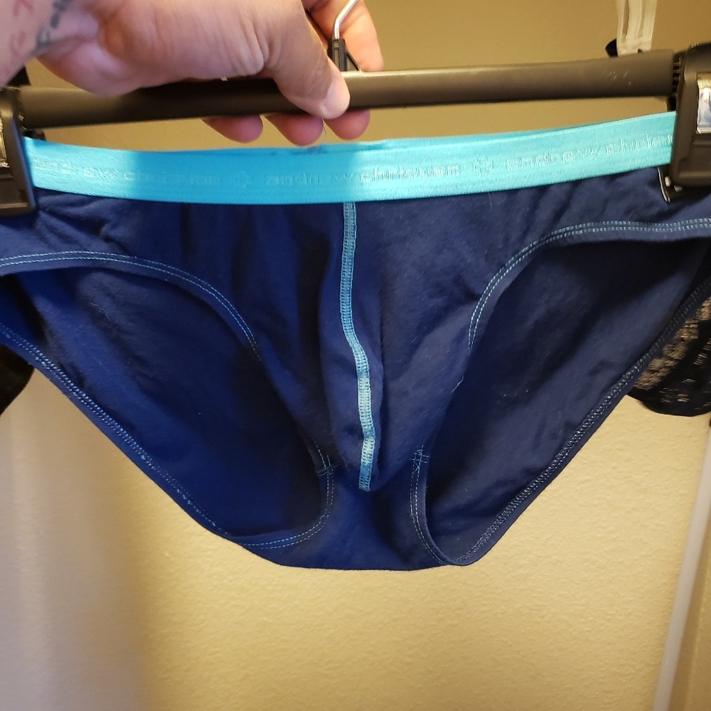 2 pair mens breifs